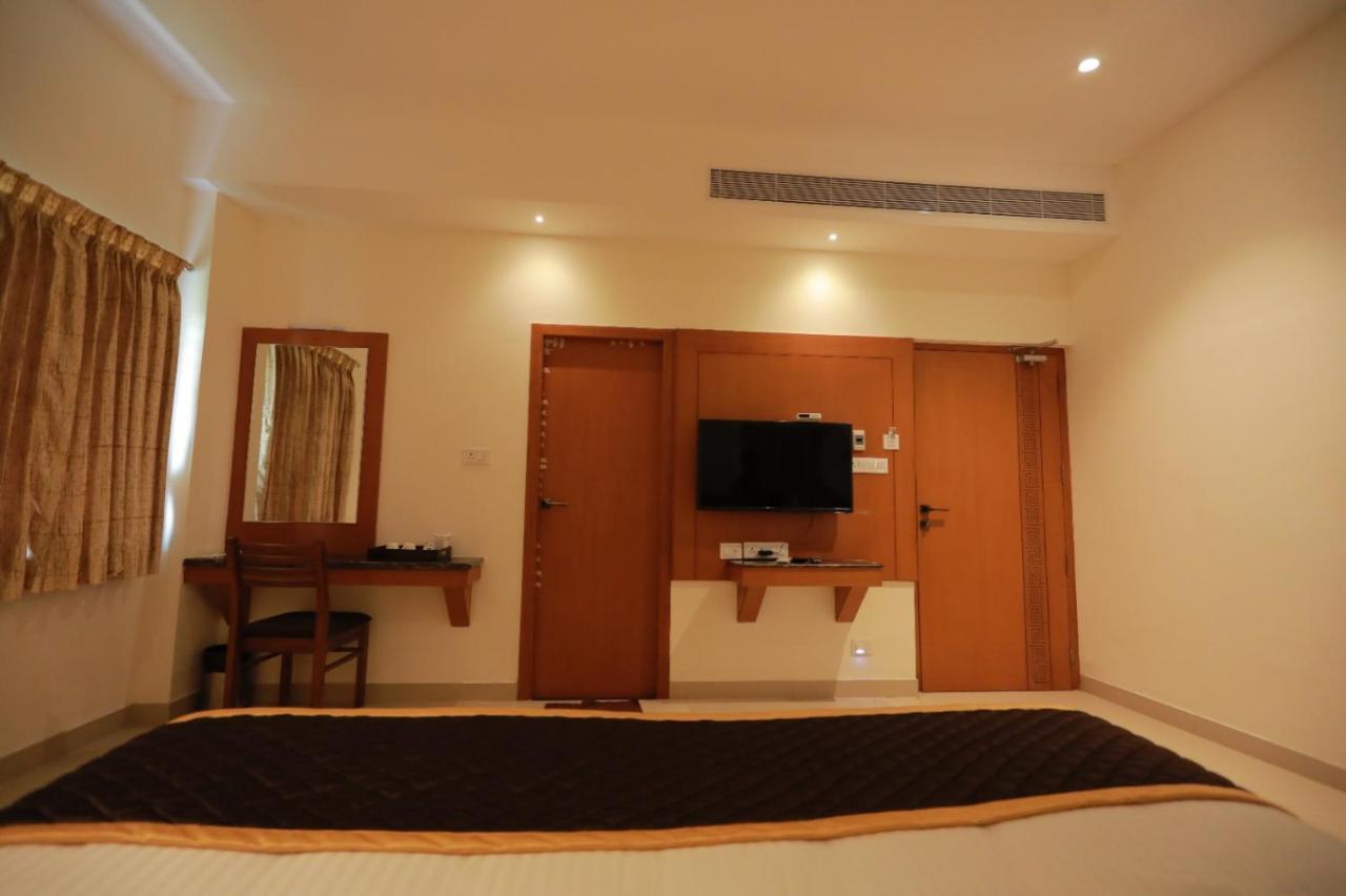 Hotel Ashok Palace Karūr Екстериор снимка