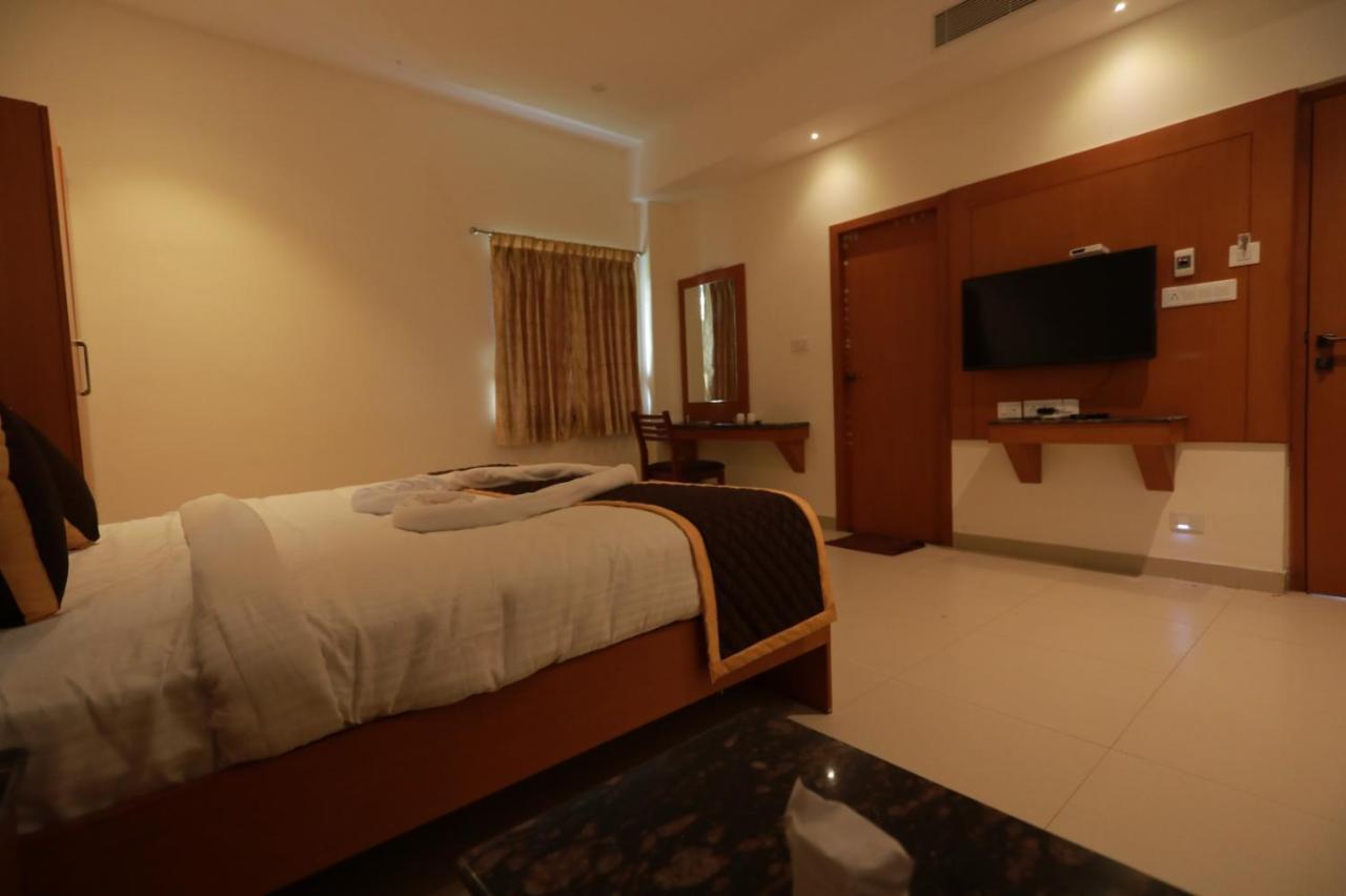 Hotel Ashok Palace Karūr Екстериор снимка