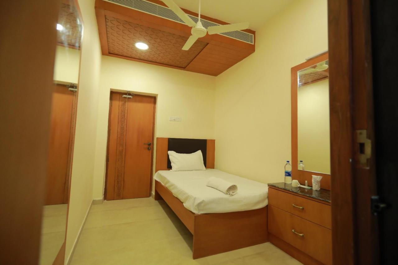 Hotel Ashok Palace Karūr Екстериор снимка