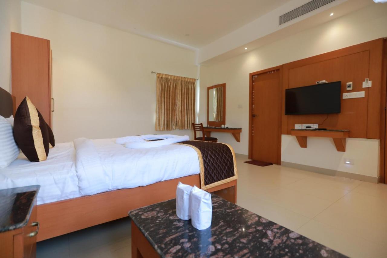 Hotel Ashok Palace Karūr Екстериор снимка