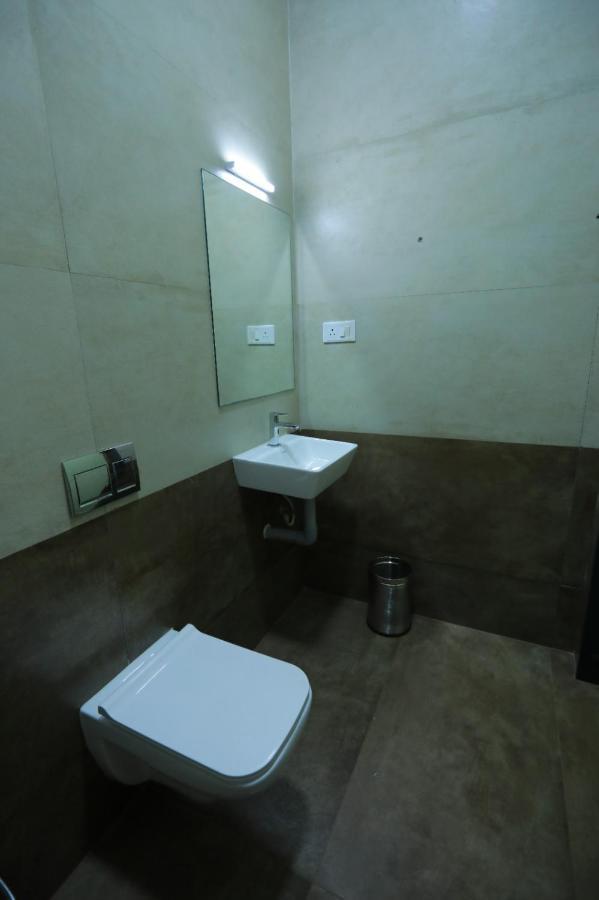 Hotel Ashok Palace Karūr Екстериор снимка