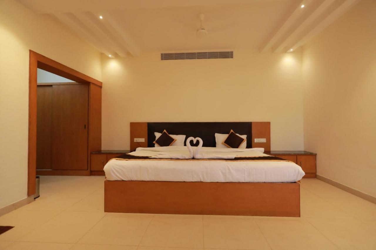 Hotel Ashok Palace Karūr Екстериор снимка