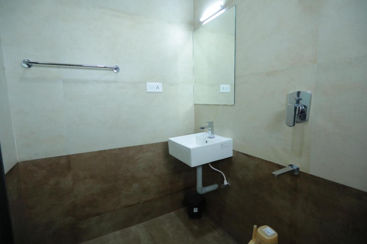 Hotel Ashok Palace Karūr Екстериор снимка